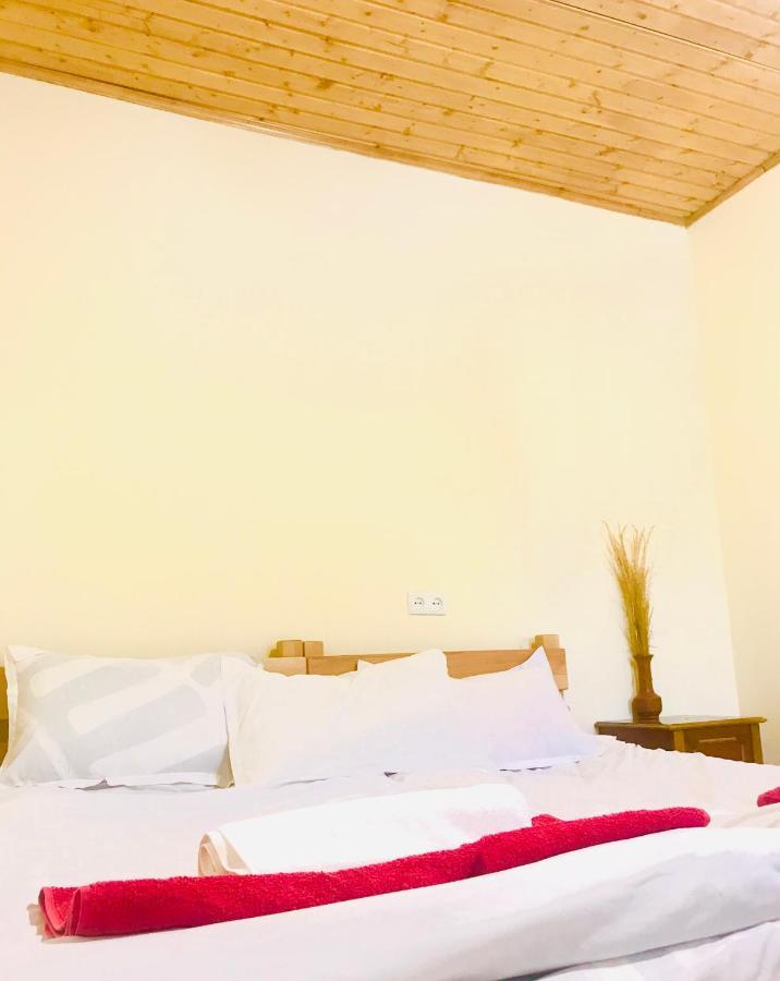 Guesthouse And Cottage Nicolo Kazbegi Ngoại thất bức ảnh