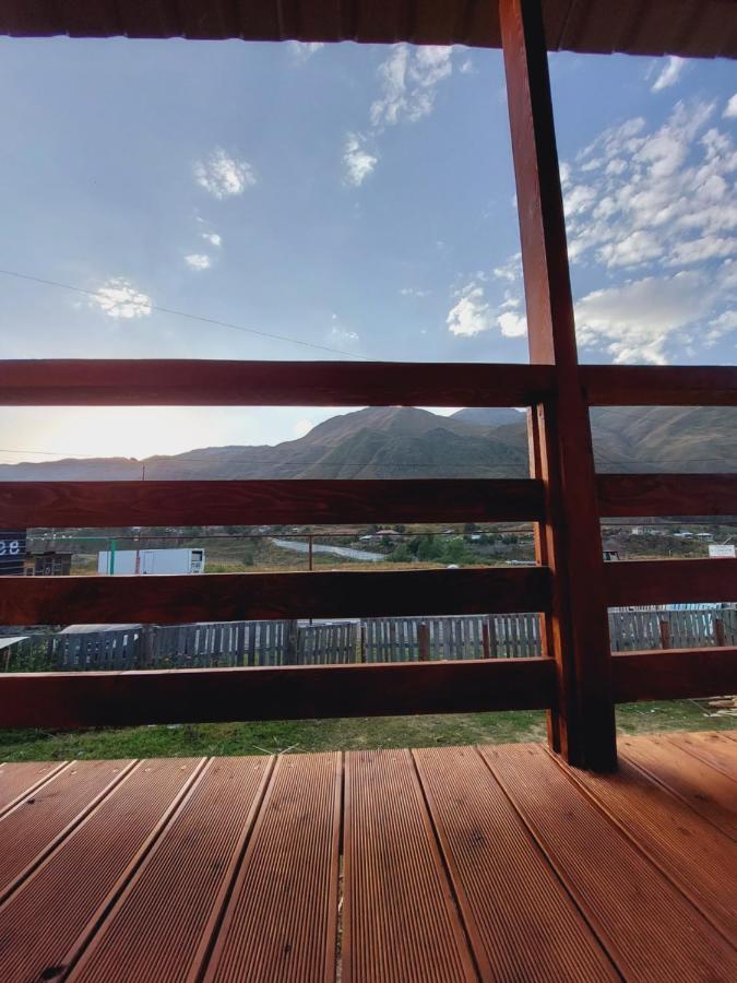 Guesthouse And Cottage Nicolo Kazbegi Ngoại thất bức ảnh