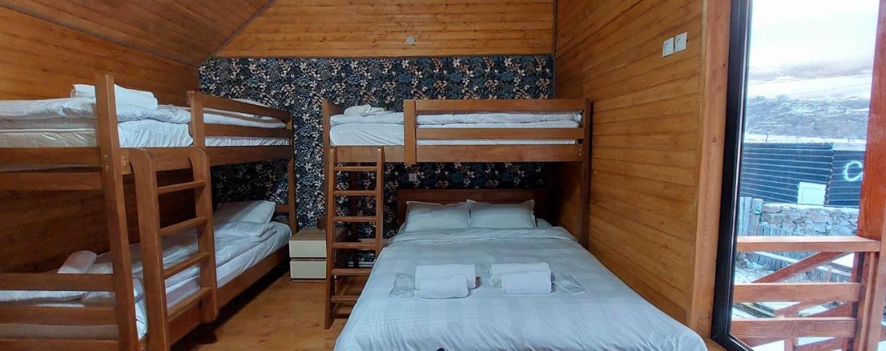 Guesthouse And Cottage Nicolo Kazbegi Ngoại thất bức ảnh