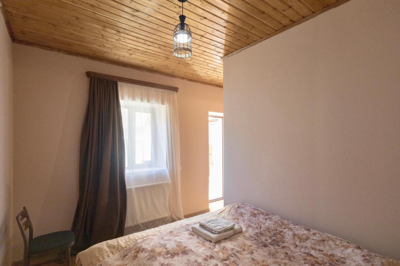 Guesthouse And Cottage Nicolo Kazbegi Ngoại thất bức ảnh